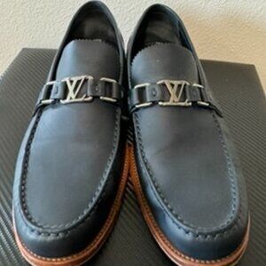 Authentic Louis Vuitton Men's Loafers - Elegant Navy Blue w/ Signature LV Buckle